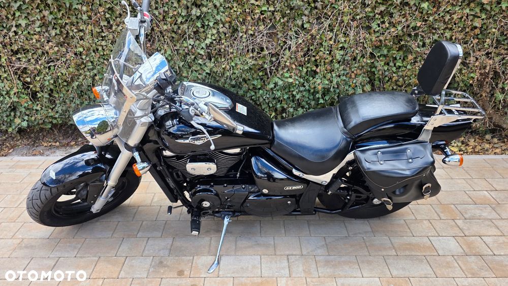 Suzuki Intruder - 29