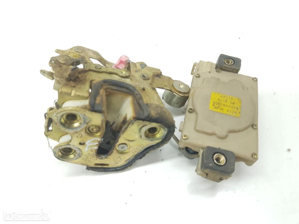 FECHADURA PORTA TRASEIRA DIREITA NISSAN TERRANO WD21 - 1