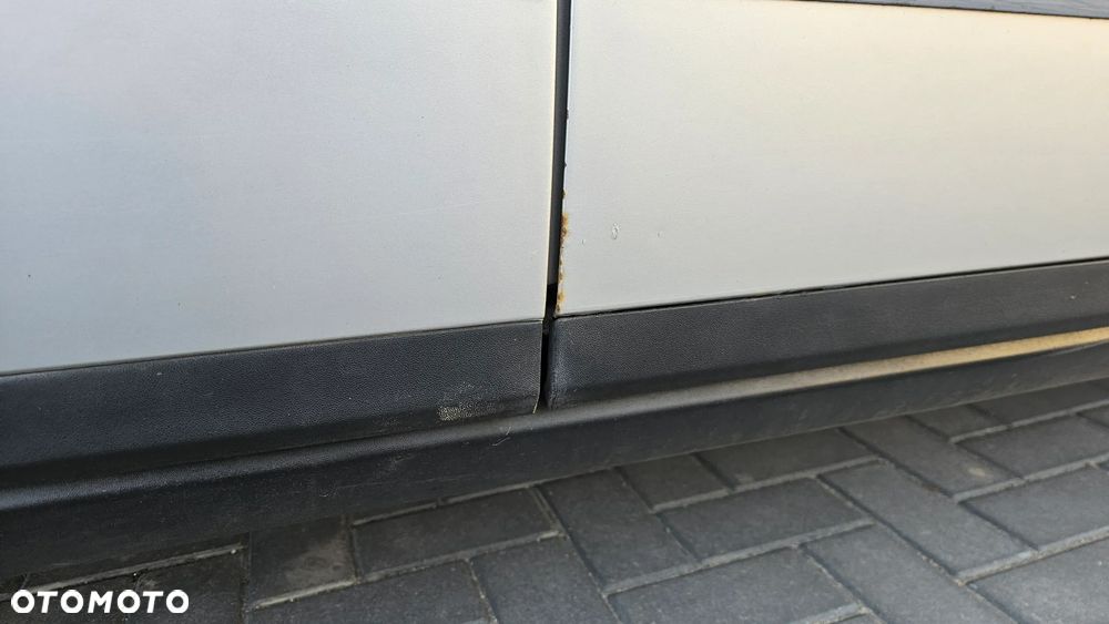 Volkswagen Passat 1.9 TDI Comfortline Family - 16