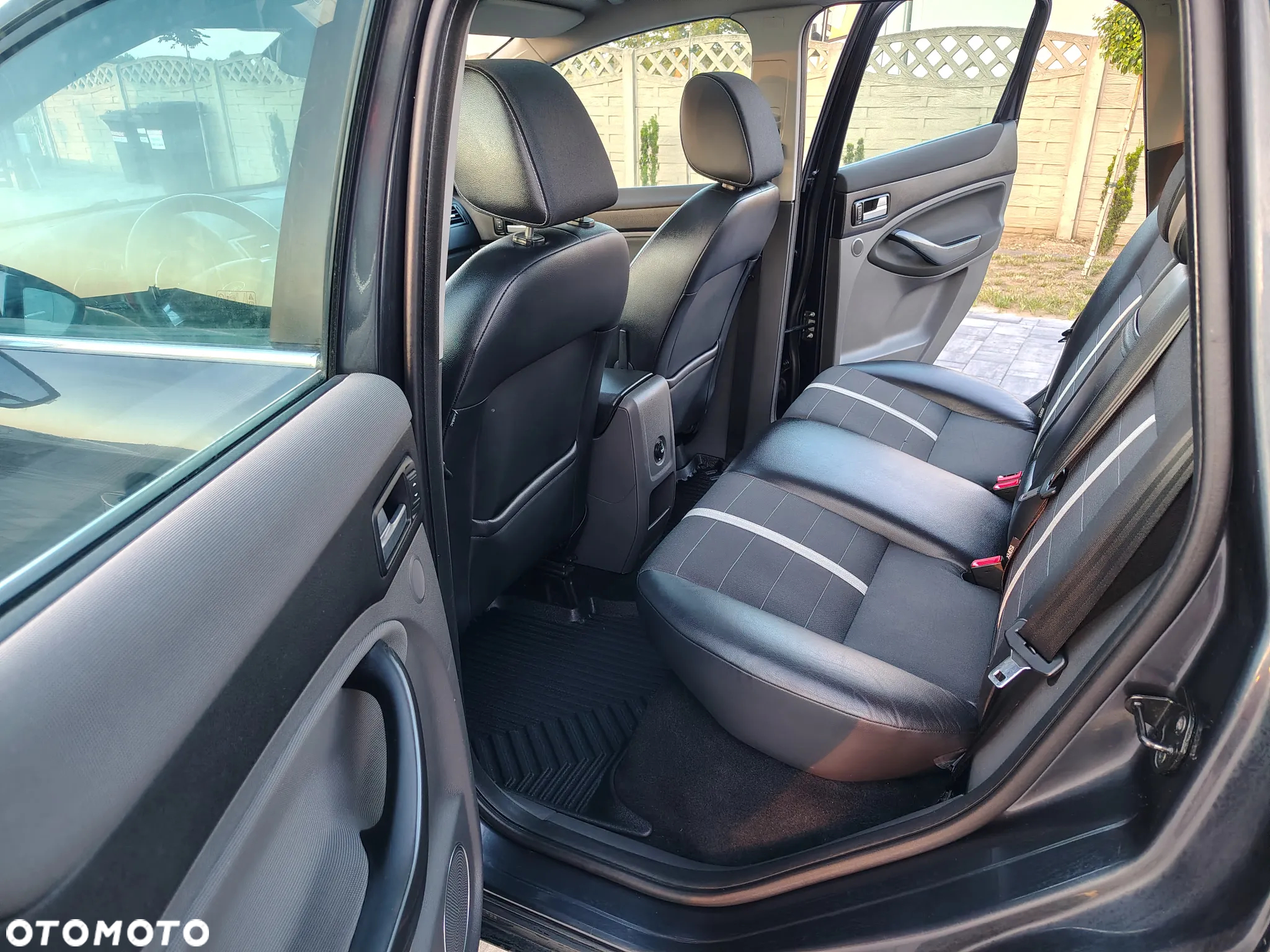 Ford Kuga 2.0 TDCi 4x4 Titanium - 14