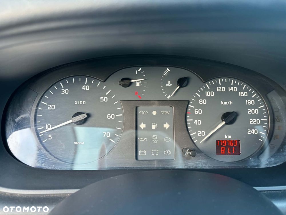 Renault Megane 1.6 - 10