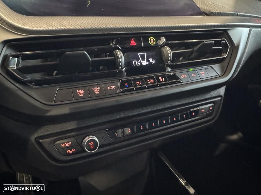 BMW 116 d Pack Desportivo M - 13