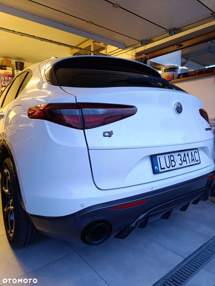 Alfa Romeo Stelvio 2.0 Turbo 16V AT8-Q4 Ti - 16