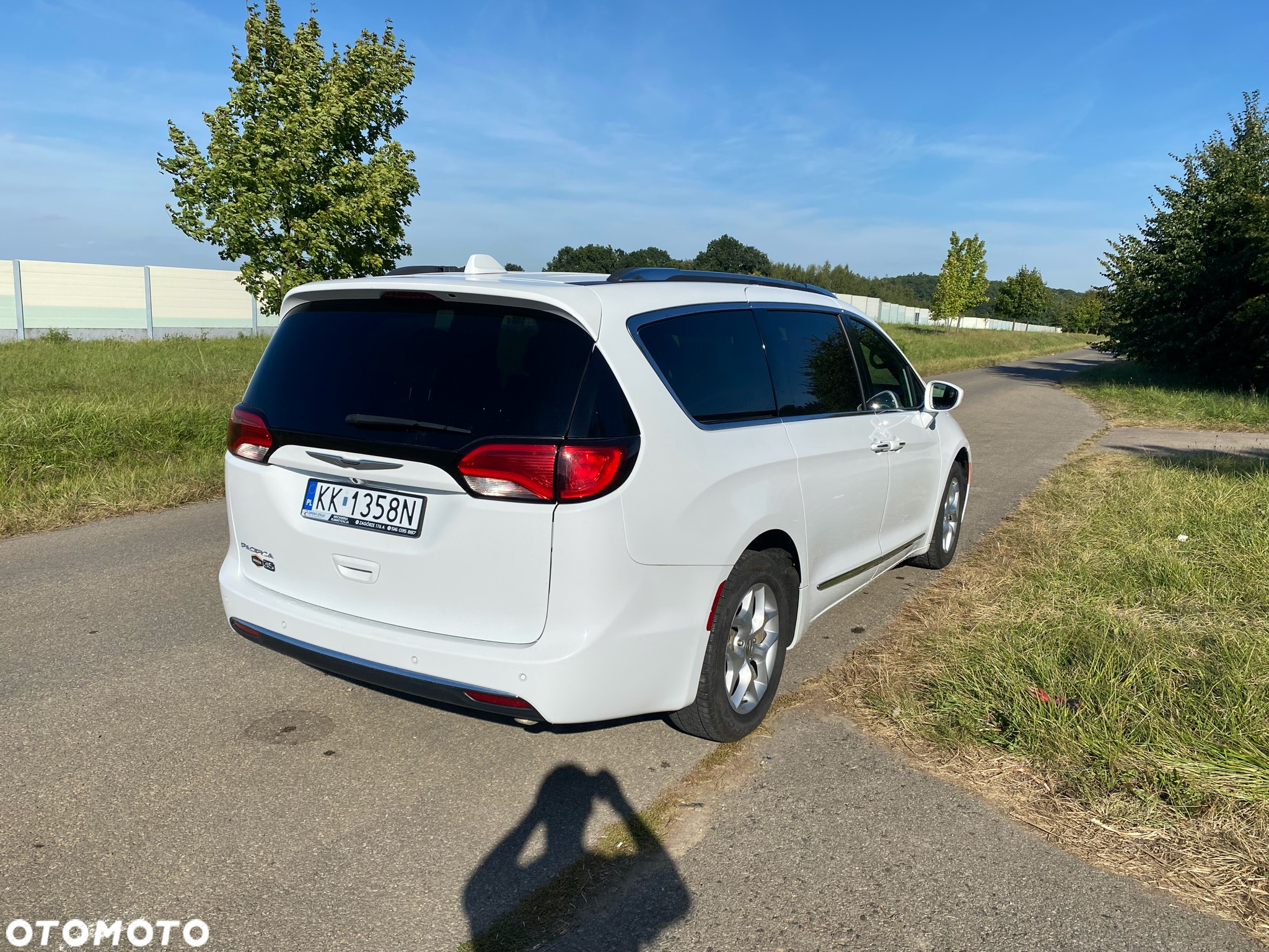 Chrysler Pacifica - 5