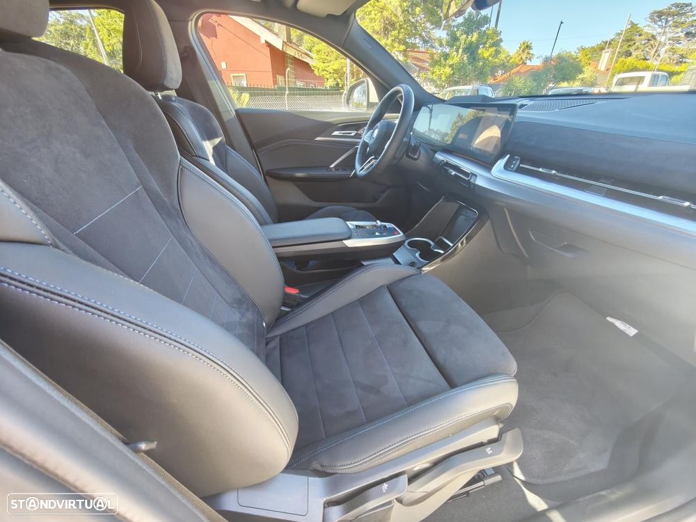 BMW iX2 eDrive20 Pack Desportivo M - 28