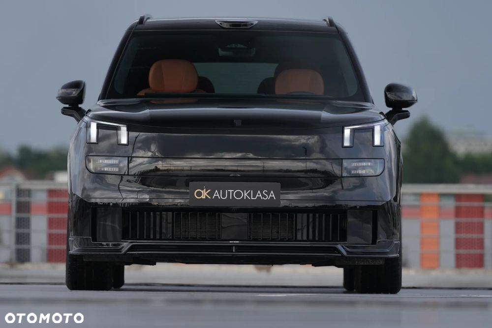 Lynk & Co 900 - 3