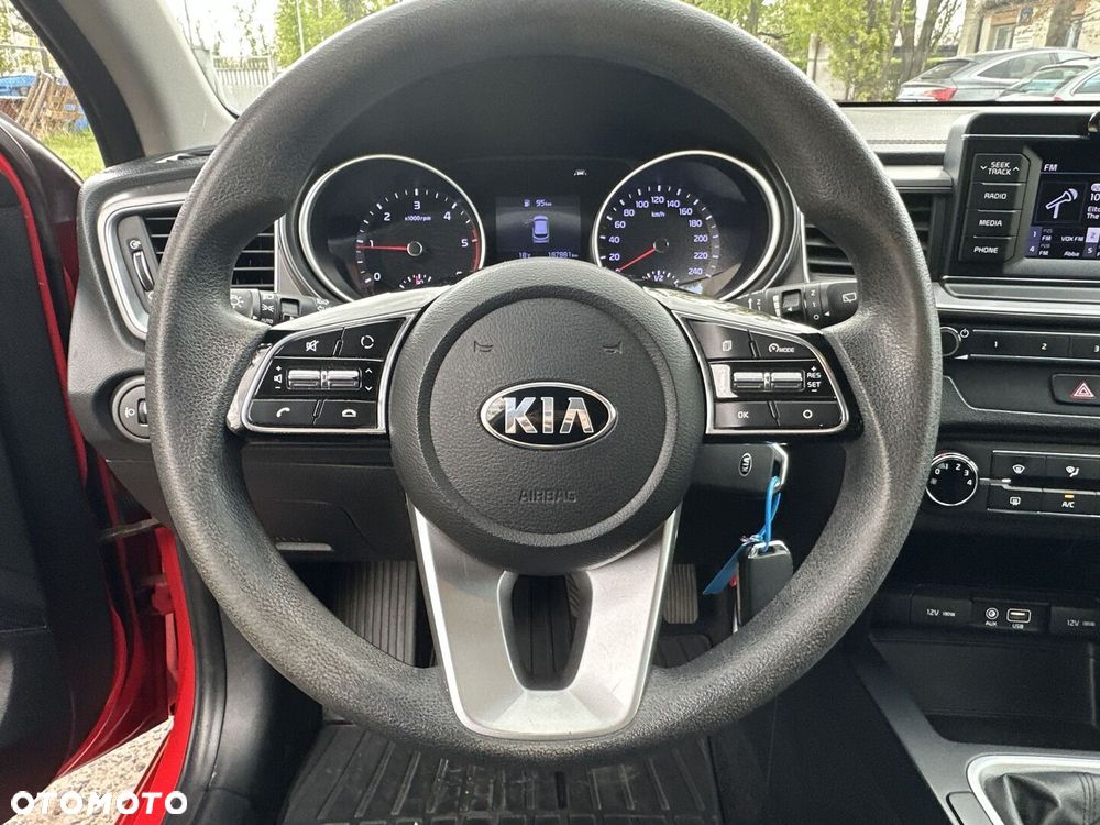 Kia Ceed - 15