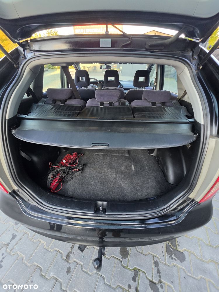 Honda FR-V - 8