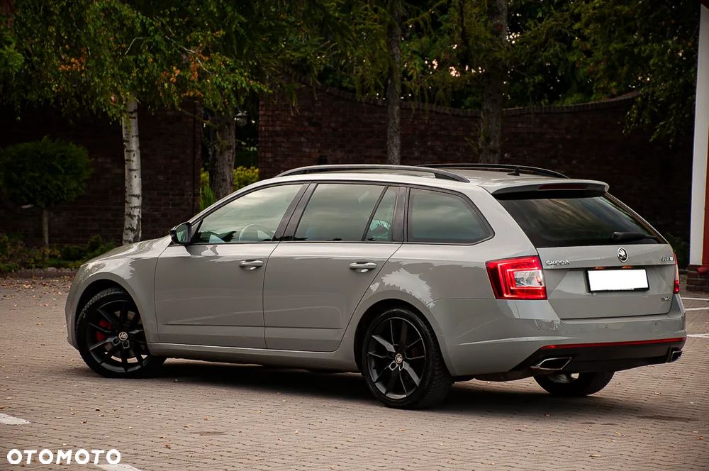 Skoda Octavia 2.0 TDI DSG RS - 18
