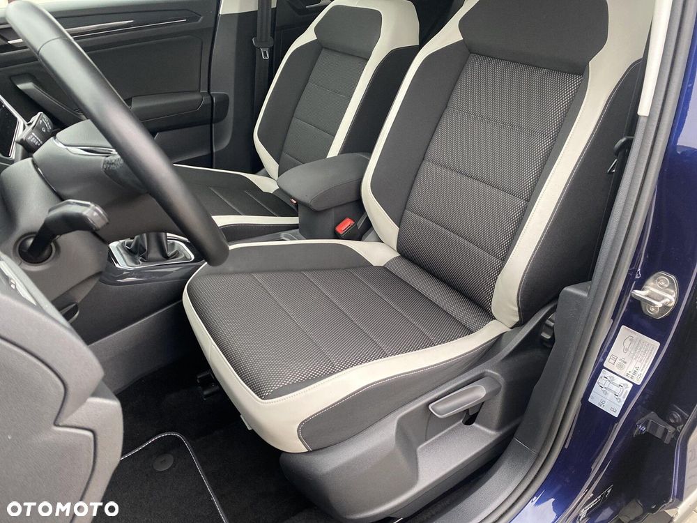 Volkswagen T-Roc - 9