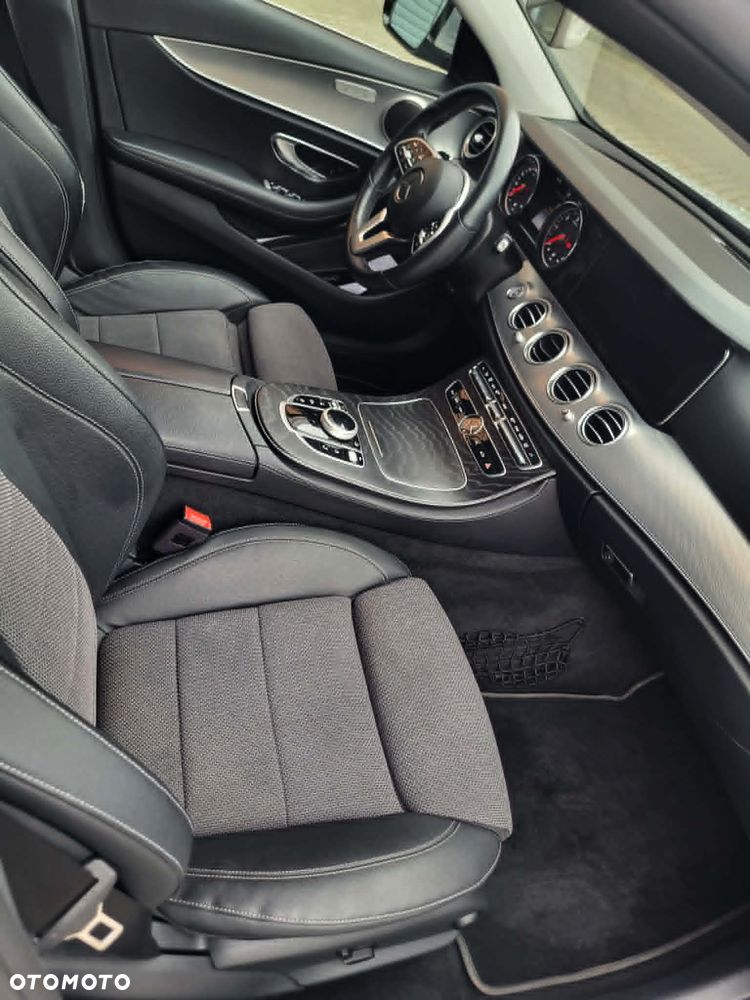 Mercedes-Benz Klasa E 220 d 9G-TRONIC AMG Line - 9