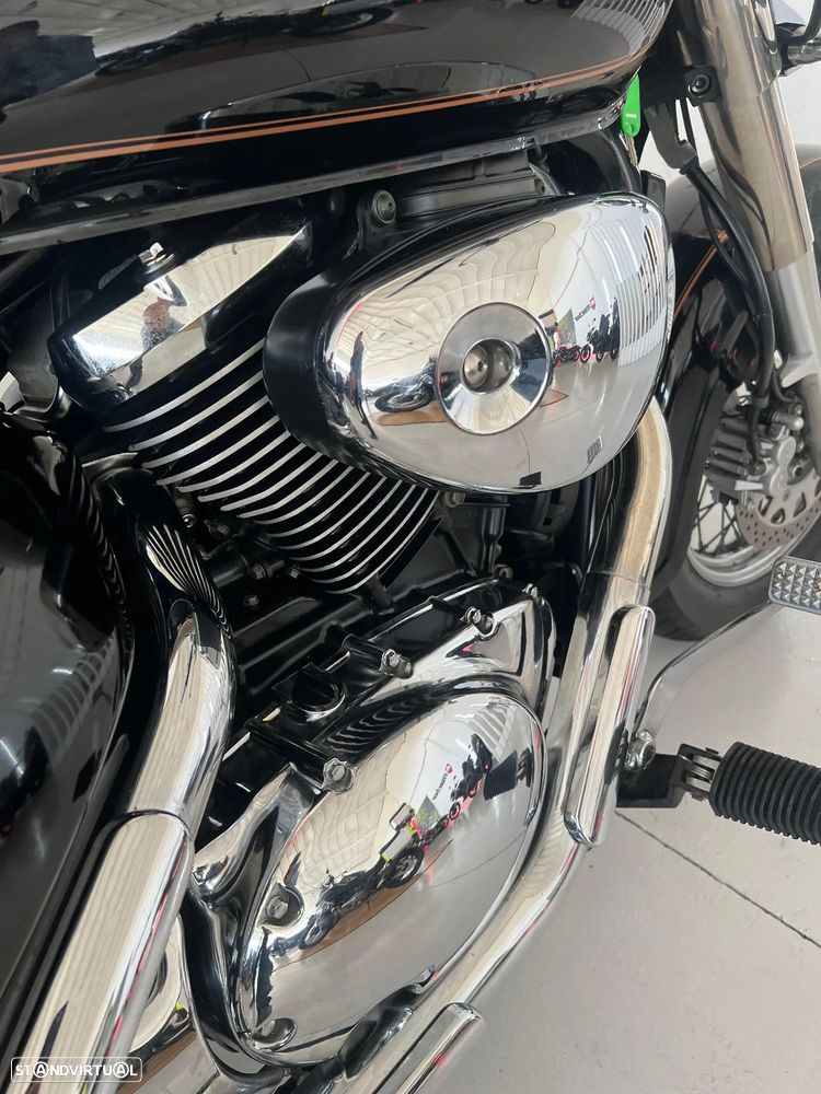 Suzuki Intruder 800 - 11