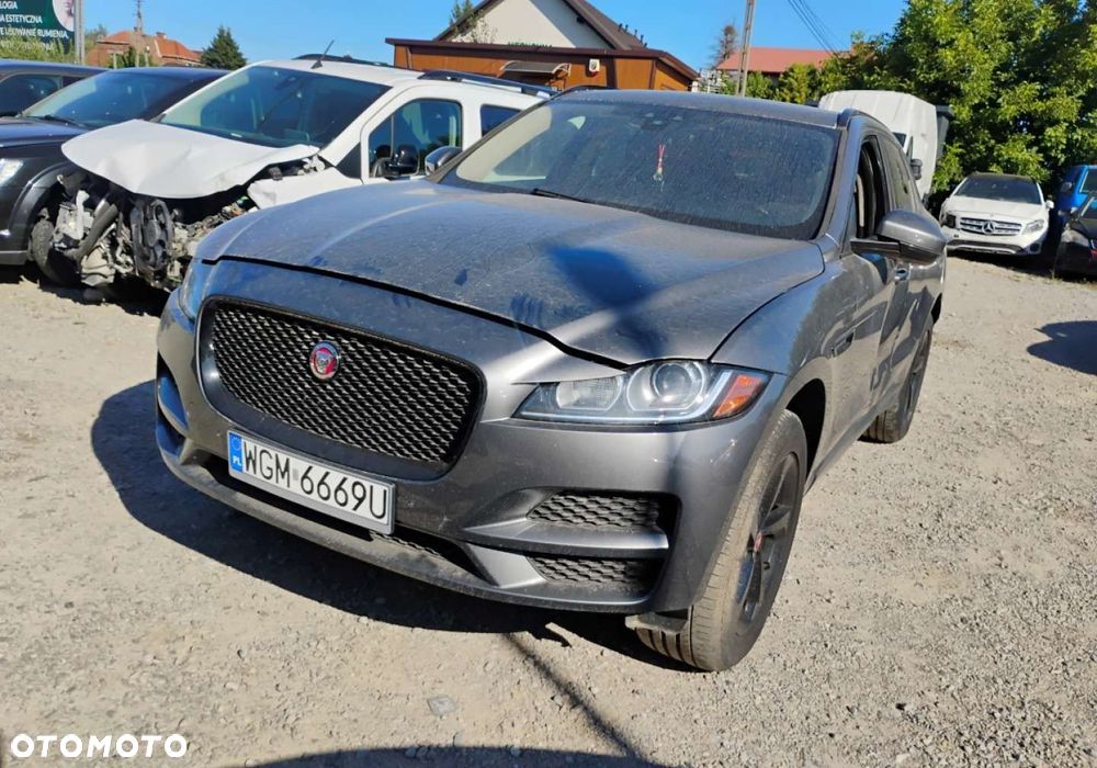 Jaguar F-Pace - 3