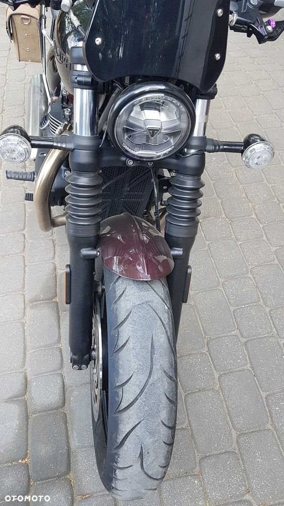 Triumph Bonneville Bobber - 5