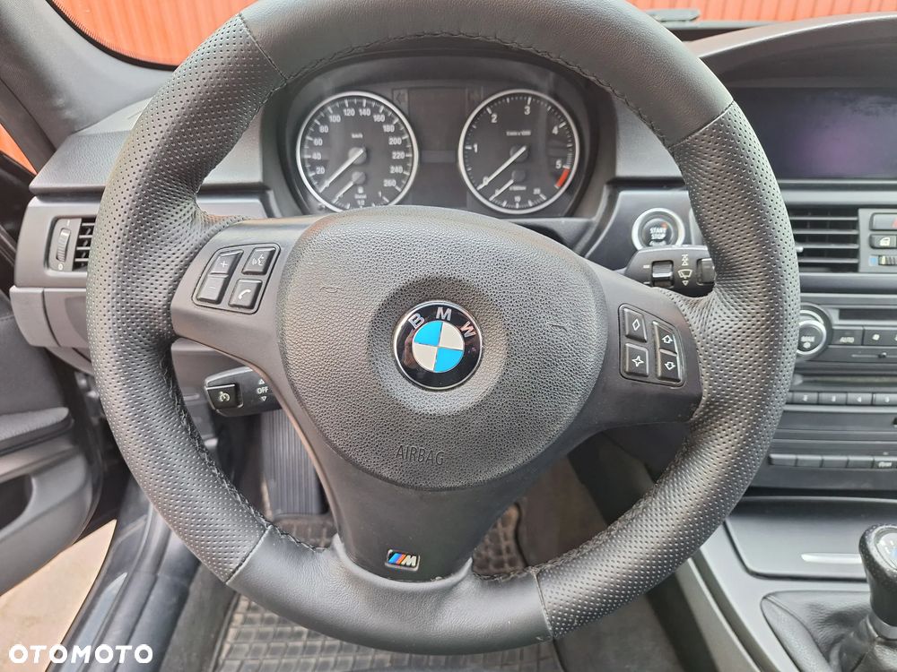 BMW Seria 3 318d - 15