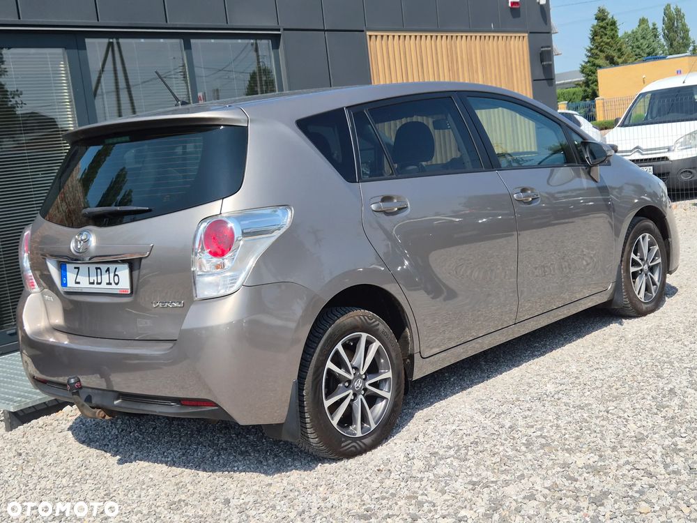 Toyota Verso 1.6 D-4D Prestige - 11