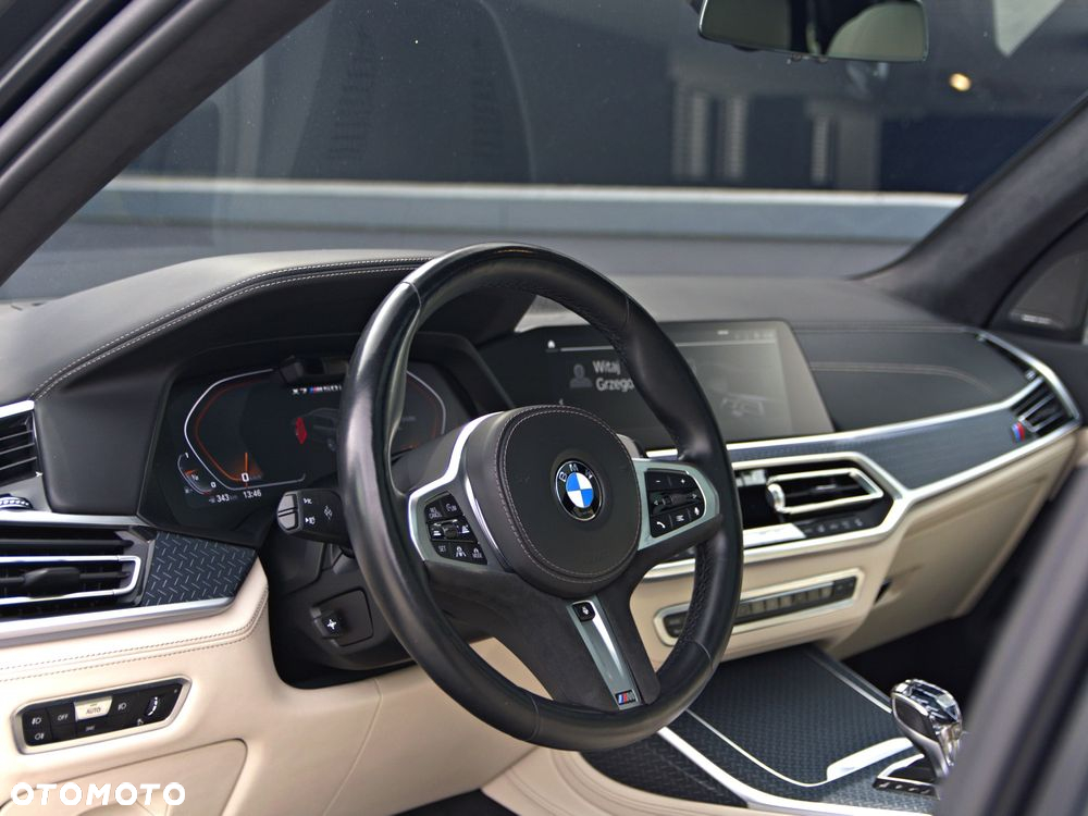 BMW X7 M50i sport - 26