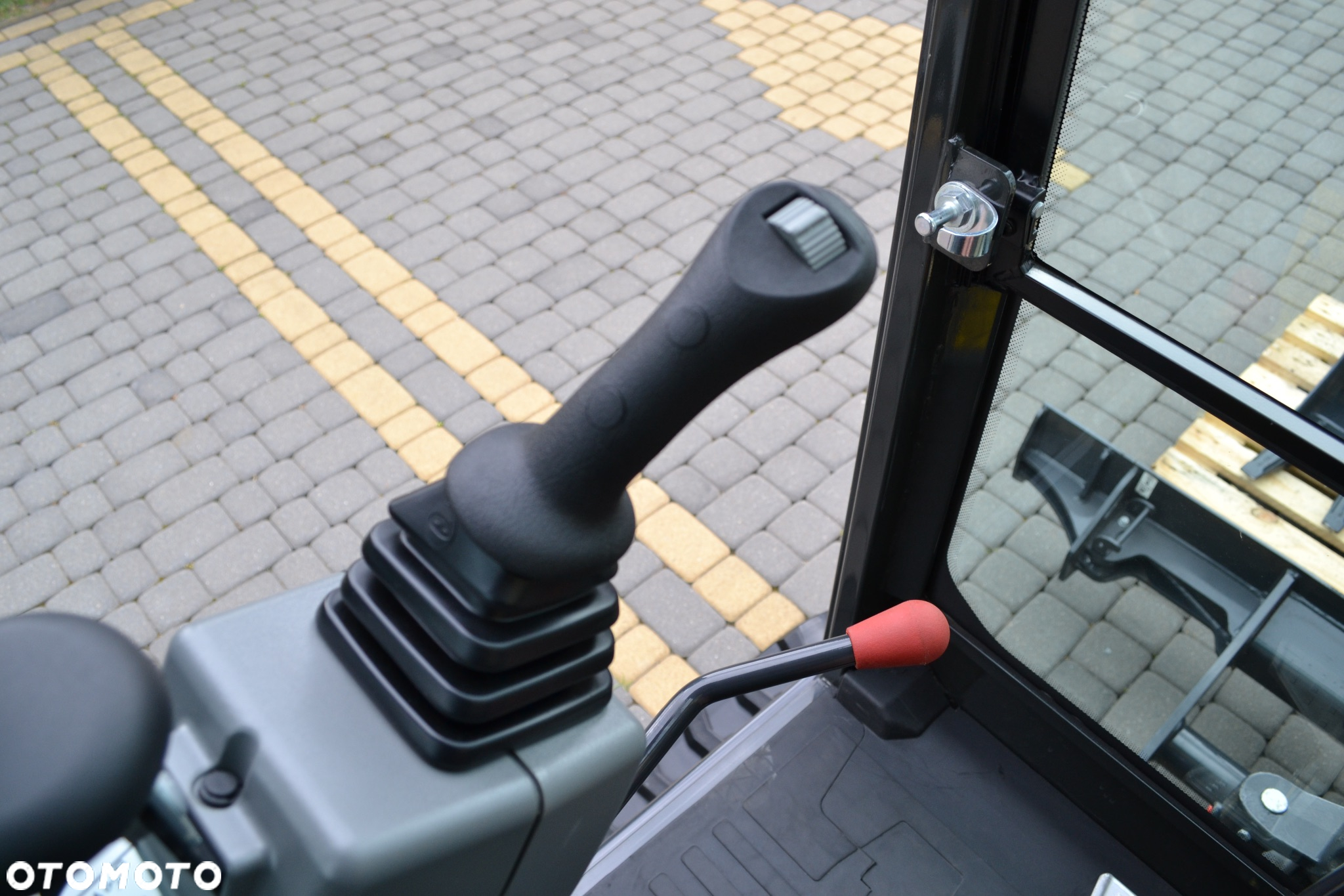 Bobcat E19 / rok 2024 / liczba godzin 4 / kupiona u dealera w Polsce / stan NOWA / komplet 3 łyżek / skarpówka hydrauliczna / - 22