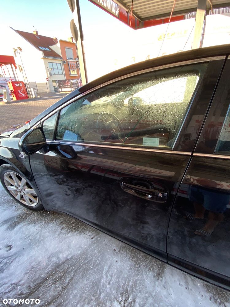 Toyota Avensis 2.2 D-4D Sol - 8