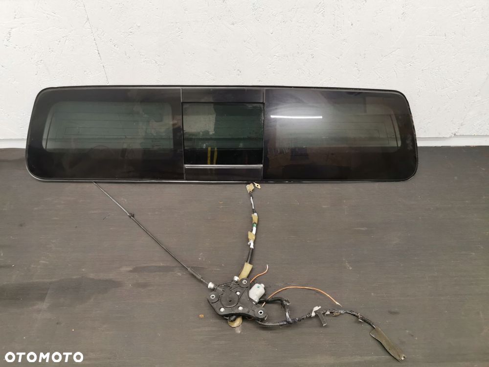 navara d23 alaskan mercedes klasa x w470 szyba tylna karoseryjna uchylna - 1