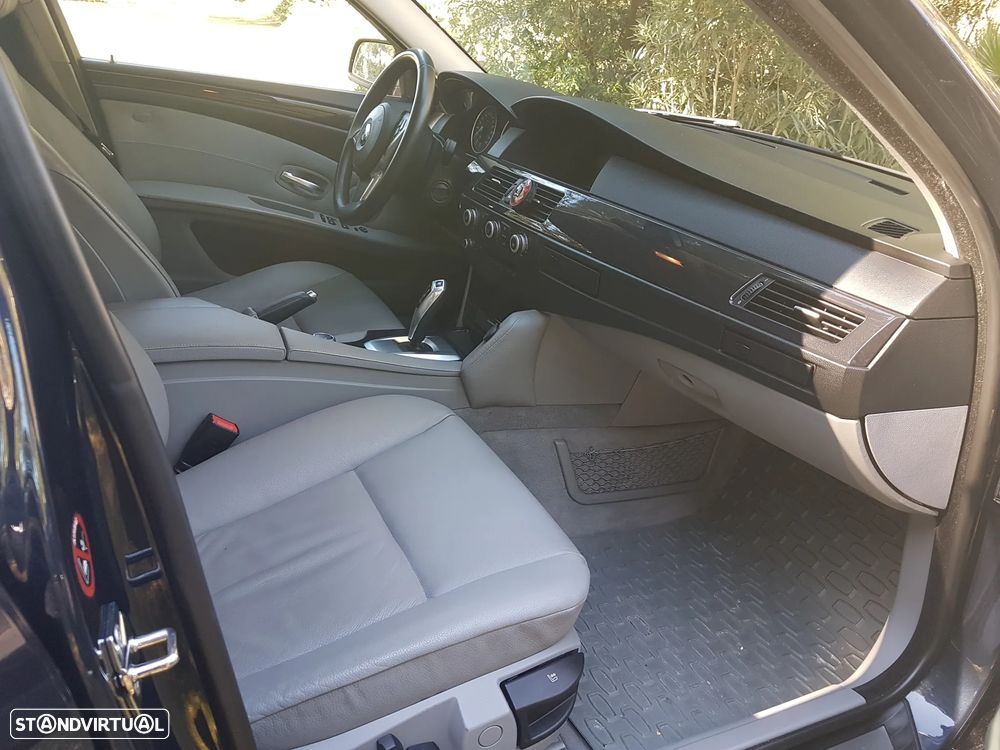 BMW 520 dA Executive - 10