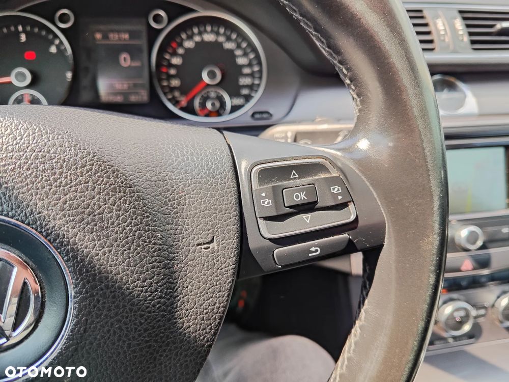 Volkswagen Passat 2.0 TDI Comfortline - 26