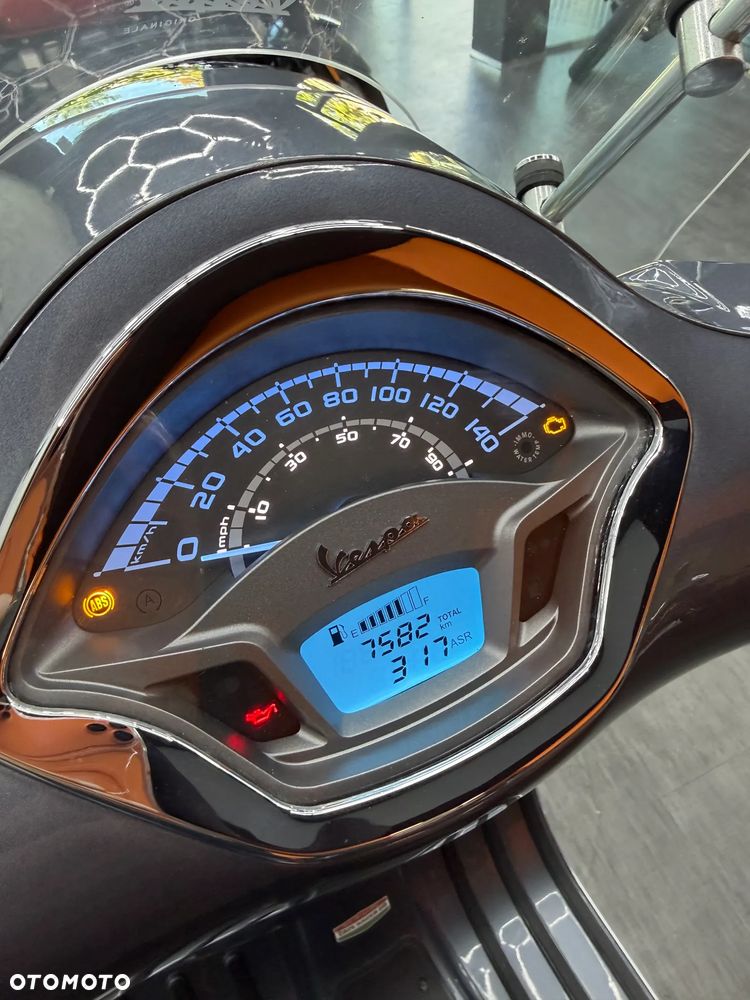 Vespa GTS - 16