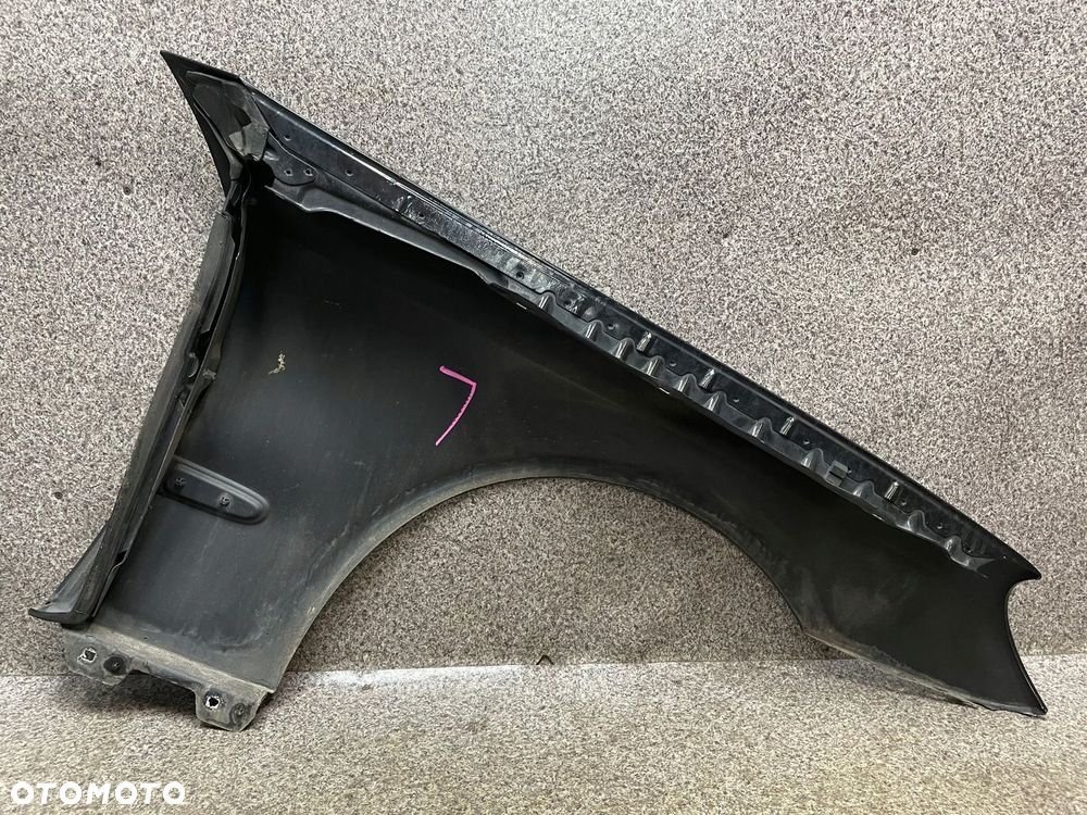 Blotnik lewy przod przedni Mercedes W211 C197 197U OBSIDIAN SCHWARZ - 11