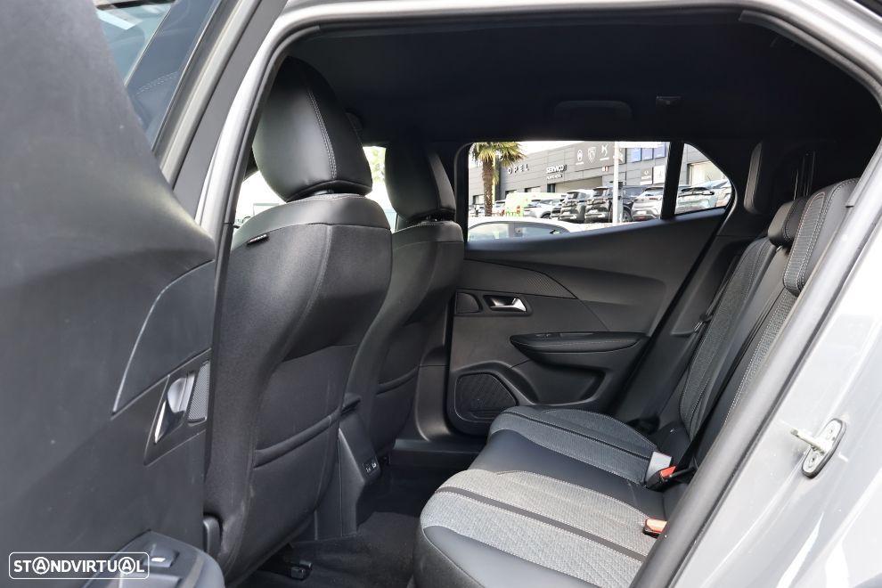Peugeot e-2008 54 kWh Allure - 18