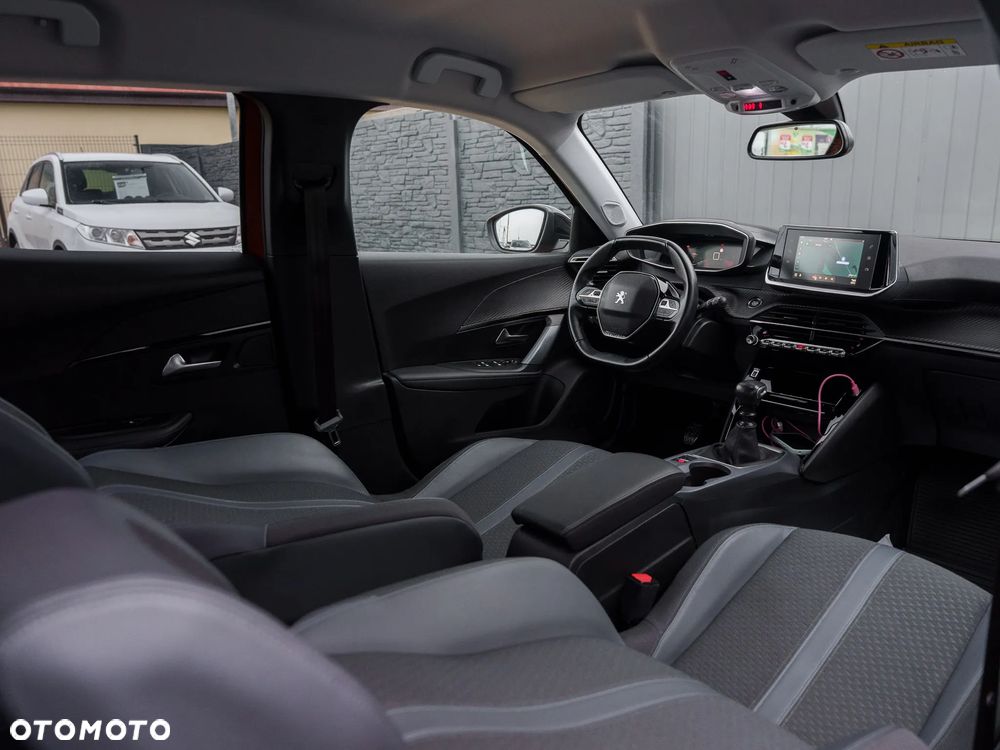 Peugeot 2008 BlueHDi 100 STOP & START Allure - 19