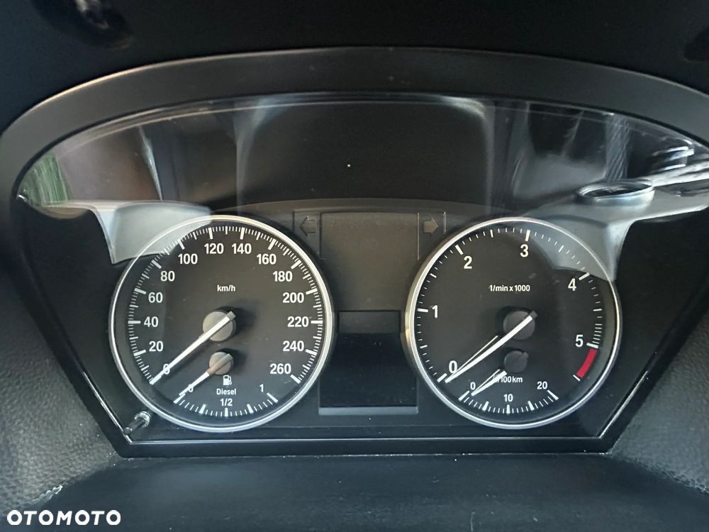 BMW Seria 3 318d - 12