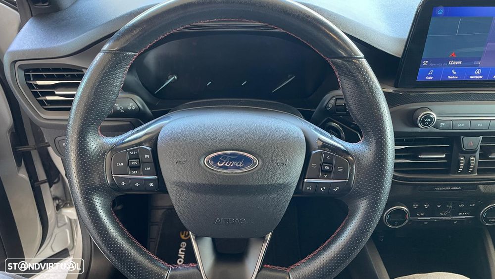 Ford Focus 1.0 EcoBoost S&S ST-LINE - 11