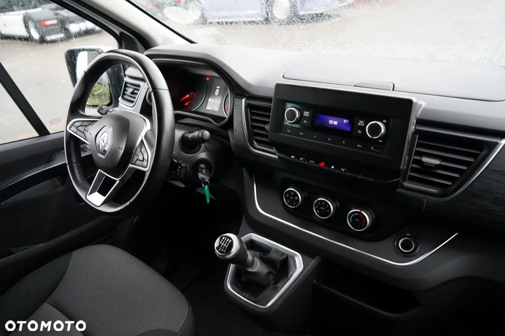 Renault TRAFIC III / BUS / 9 MIEJSC / PIERWSZY WŁAŚCICIEL / POLSKI SALON / 2022 ROK / - 26
