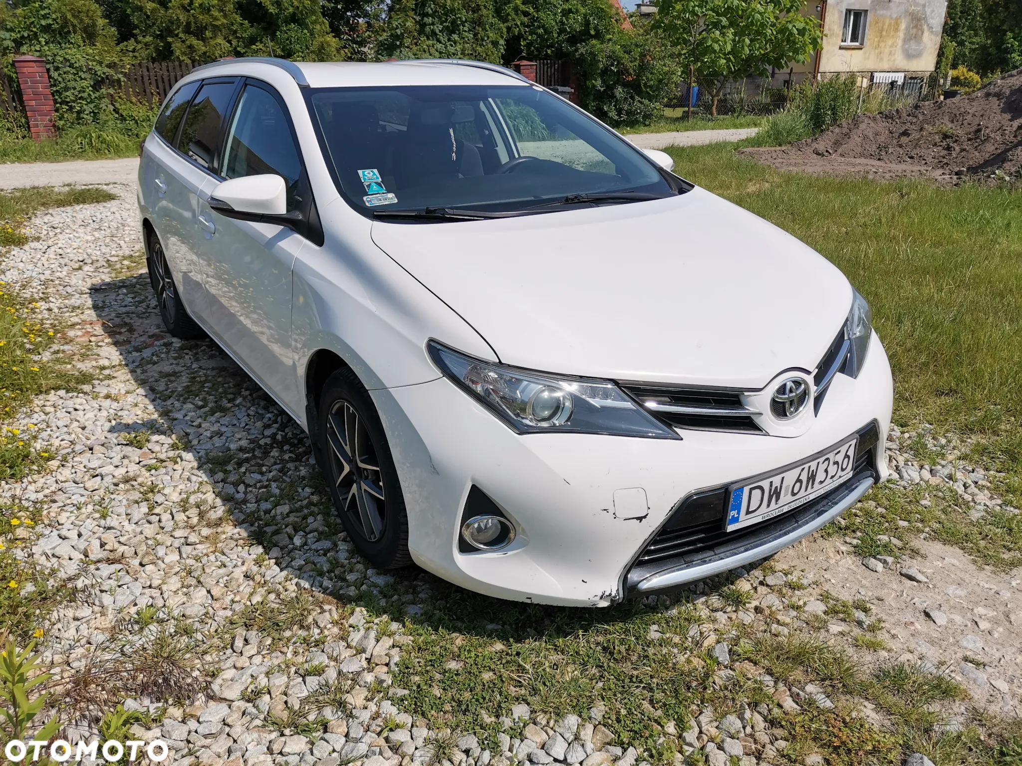 Toyota Auris 1.6 Premium + - 2