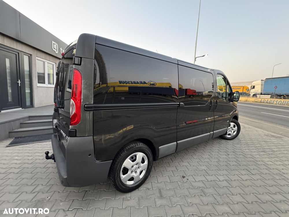Opel Vivaro - 2