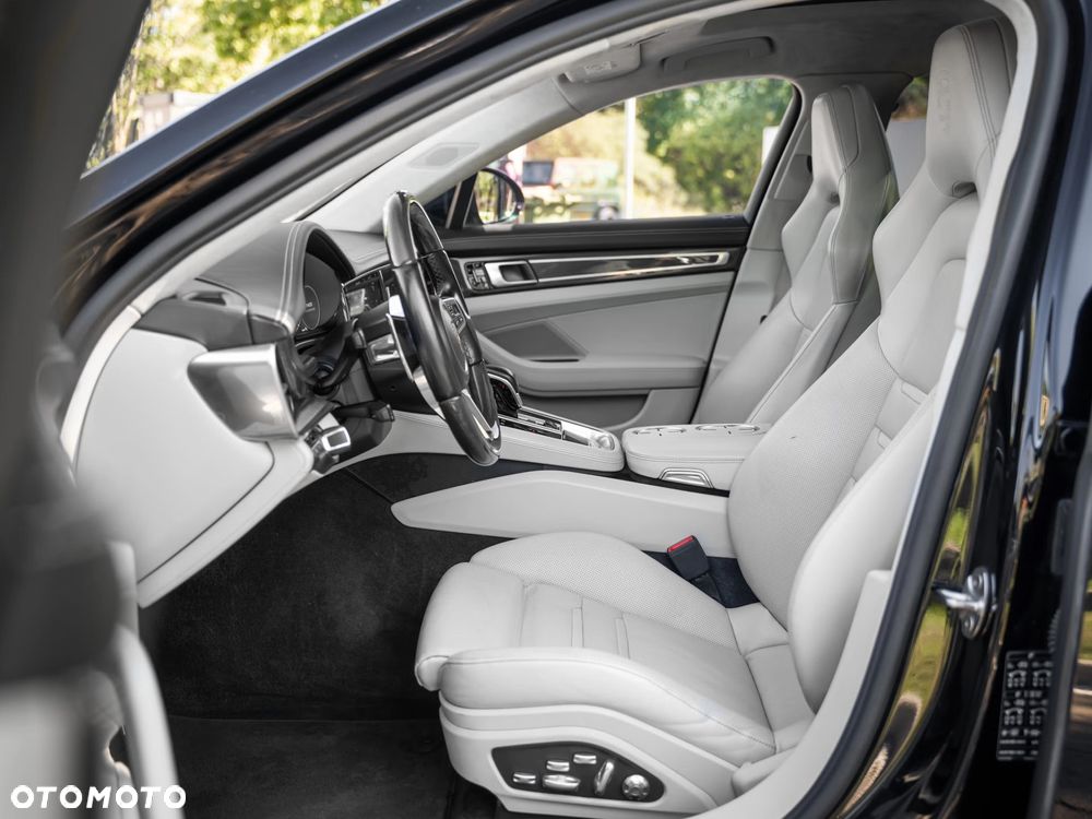 Porsche Panamera Turbo - 9