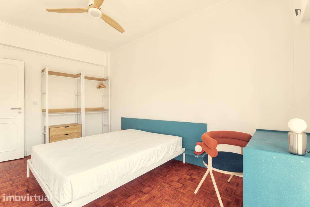 Quarto - localizado em Benfica Lisbon - Grande imagem: 2/18