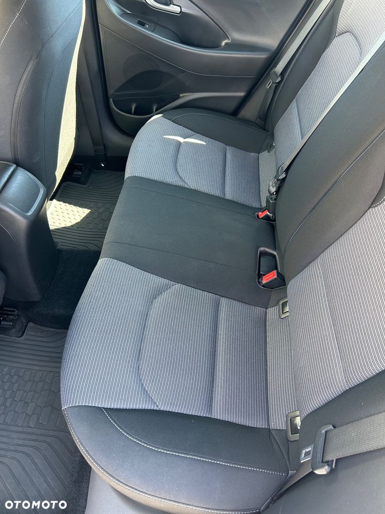 Hyundai i30 1.5 DPI Classic + - 15