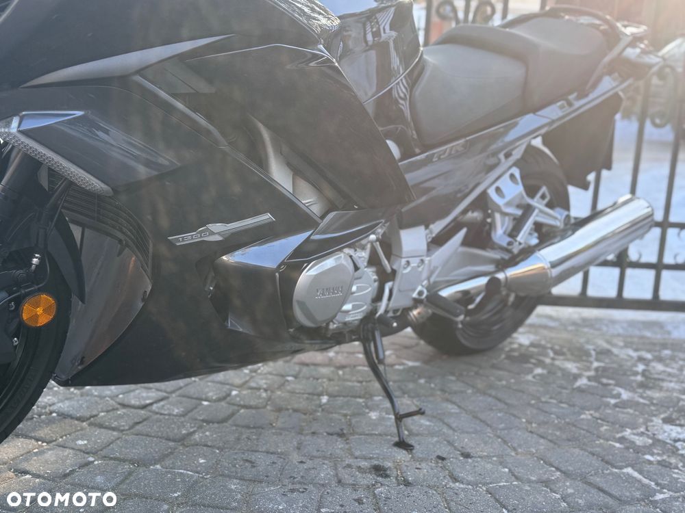 Yamaha FJR - 17