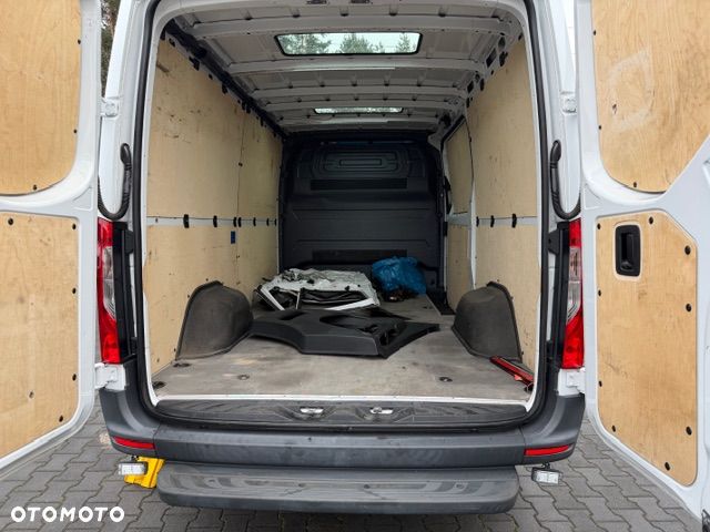 Mercedes-Benz SPRINTER - 4