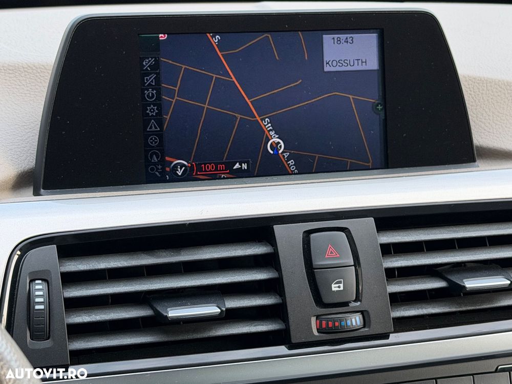 BMW Seria 3 320d Aut. Modern Line - 29