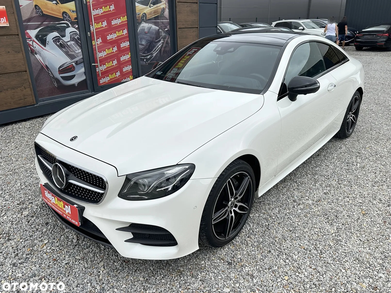 Mercedes-Benz Klasa E 220 d Coupe 4-Matic 9G-TRONIC - 3