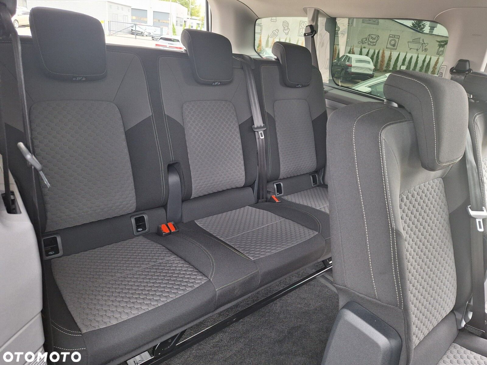 Volkswagen Caravelle - 27