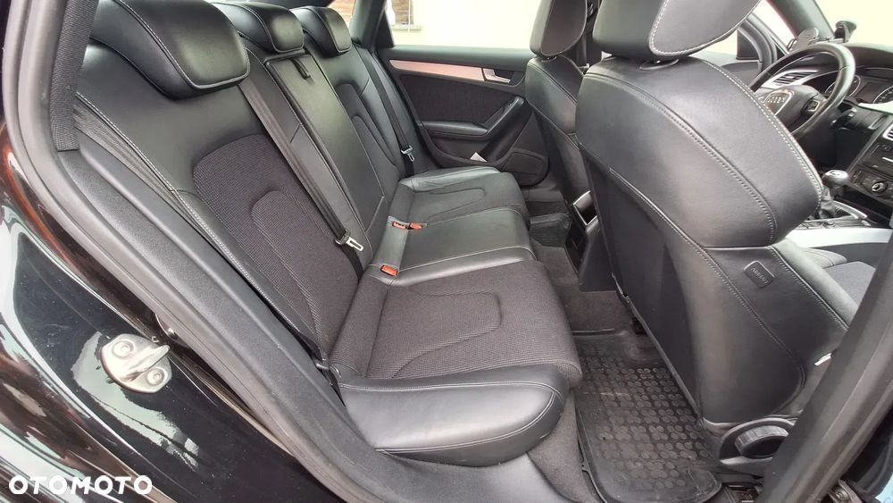 Audi A4 Limousine - 16
