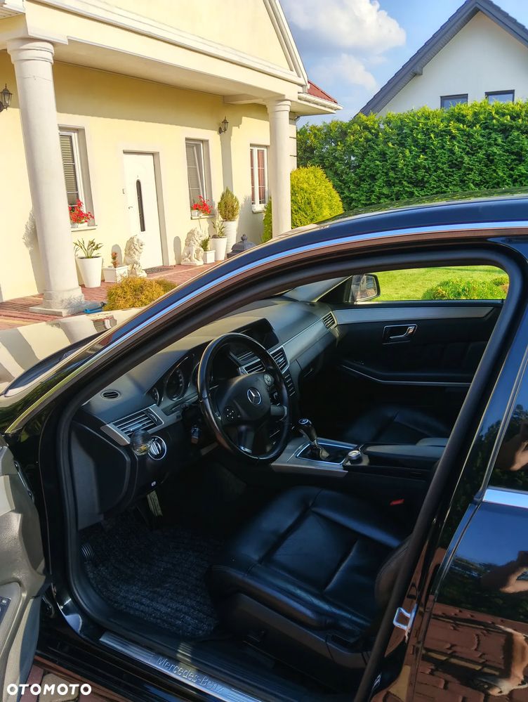 Mercedes-Benz Klasa E 200 CDI BlueEff Avantgarde - 9