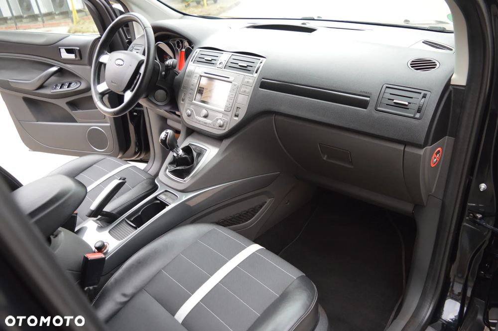 Ford Kuga 2.0 TDCi 4x4 Titanium - 20