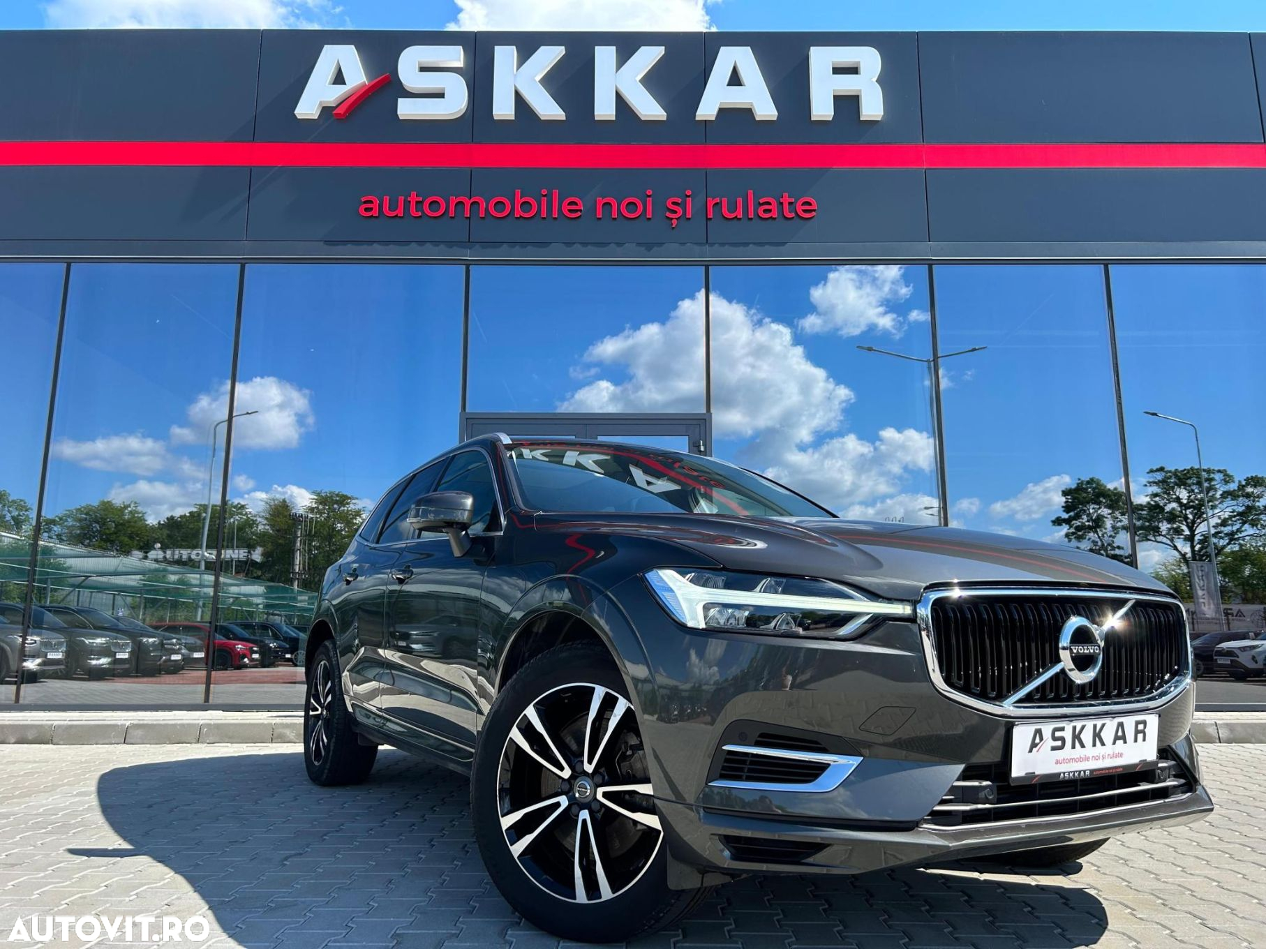 Volvo XC 60 T8 Twin Engine AWD Geartronic Momentum - 3