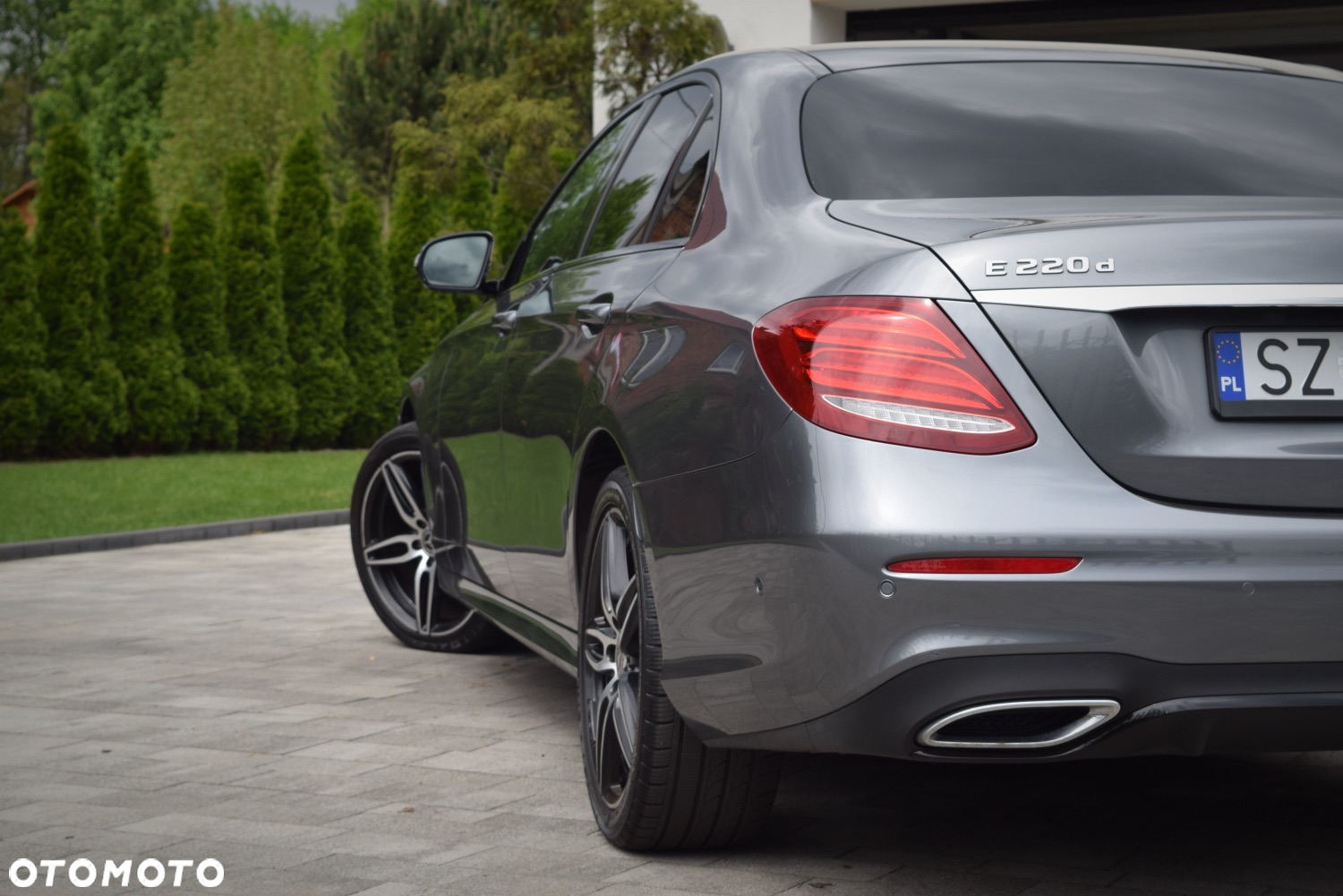 Mercedes-Benz Klasa E 220 d 9G-TRONIC - 40