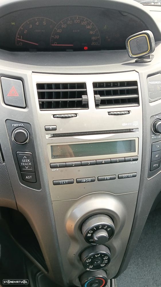 Toyota Yaris 1.4 D-4D Sol - 12