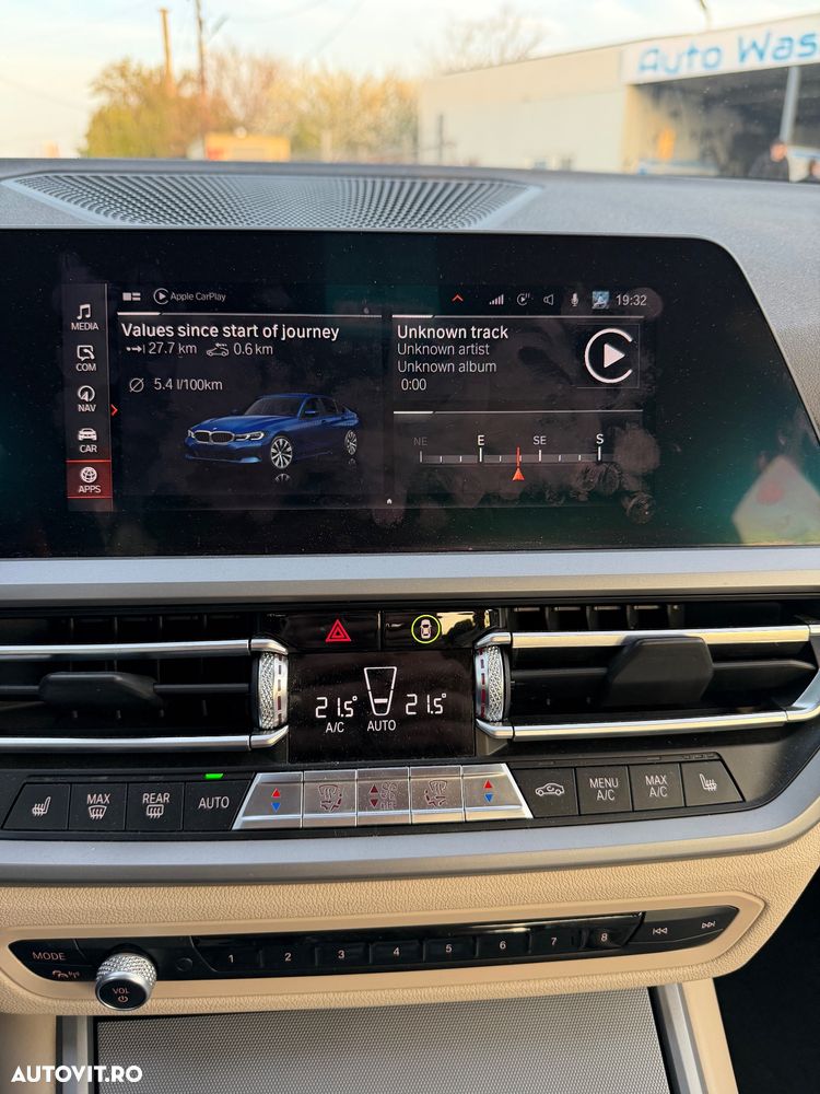 BMW Seria 3 318d Aut. - 11